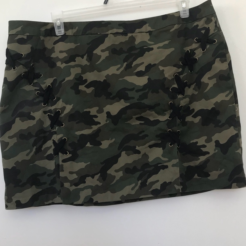 Camp mini skirt plus size